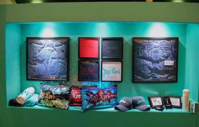 香港巨型圣诞树,香港圣诞树旅游攻略