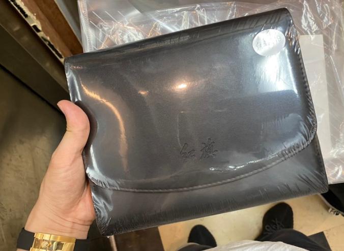 奥迪r8和红旗h9 (红旗h9购车礼)