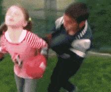 这只鹦鹉一直以为他是一只猴,所以每天都在重复做这个动作