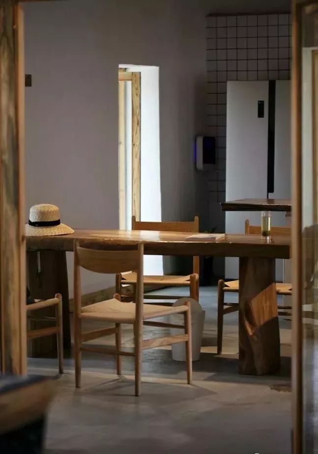 农村80后小两口,80后夫妻住进深山