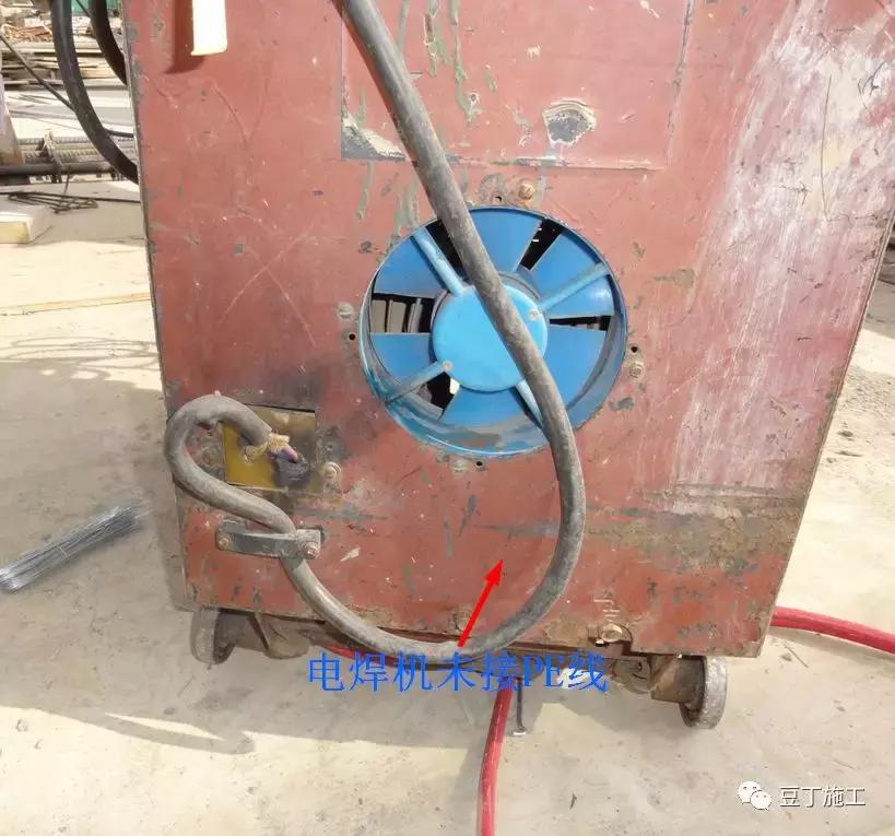 施工现场常见的临时用电违规现象,电力施工现场常见违章现象