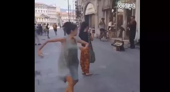 诗人或流浪者,街头艺人是一种什么生物?