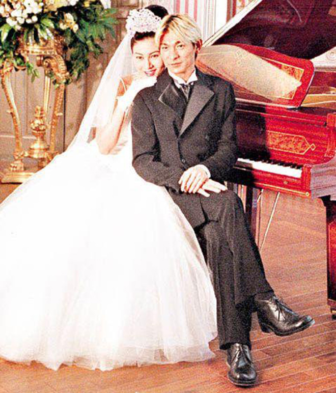 刘德华和朱丽倩的婚纱照,四大天王刘德华爱人