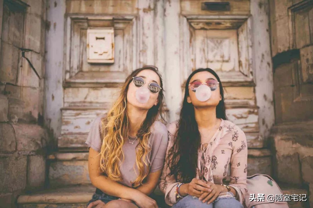 闺蜜之间暧昧心理,闺蜜有暧昧的表现怎么办