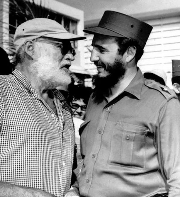 海明威:早年经历5次战争4次车祸2次坠机,晚年却因为FBI而自杀