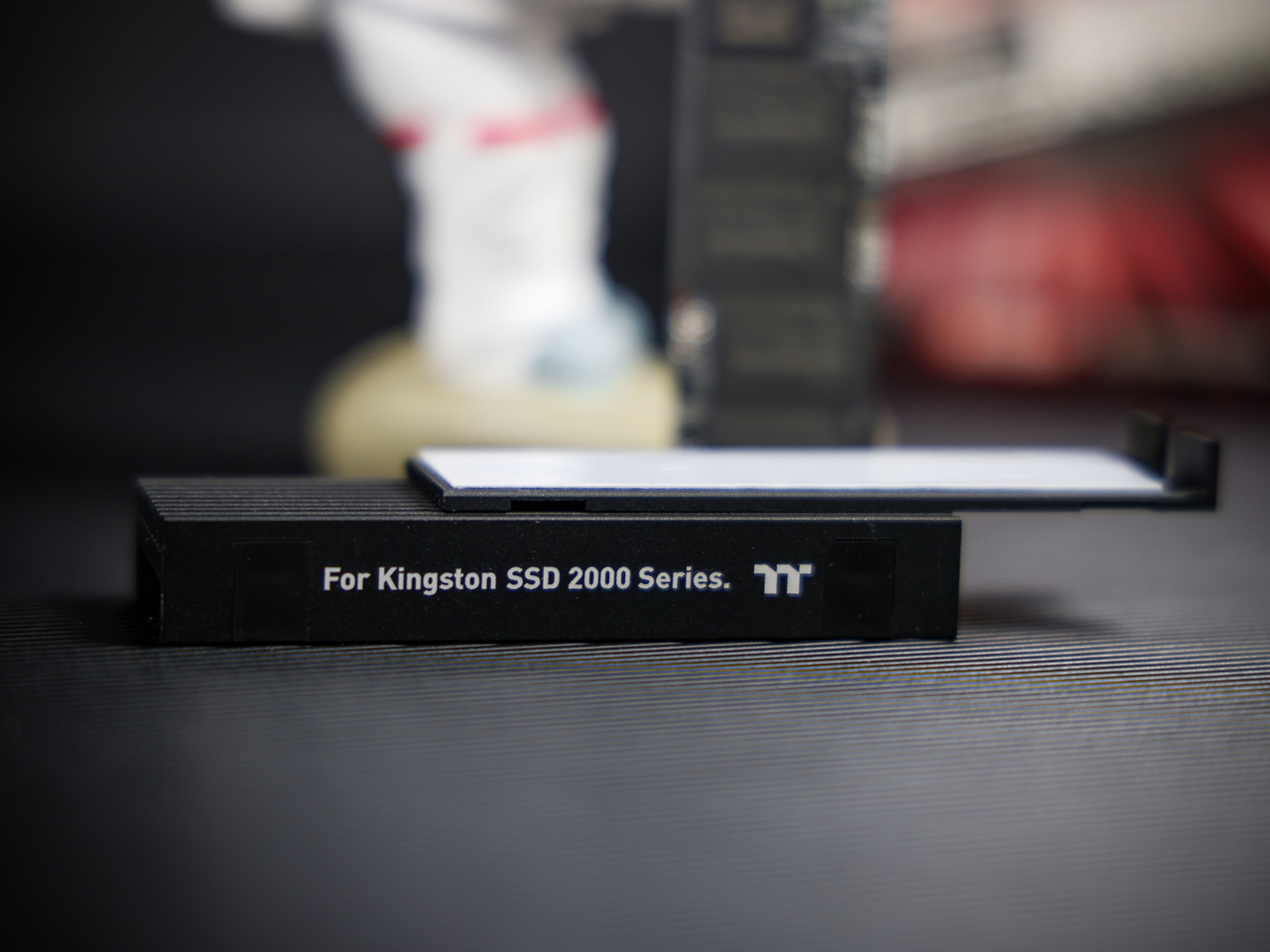 金士顿固态nv1跟kc2500哪个系列好,金士顿kc2500固态500g硬盘开箱
