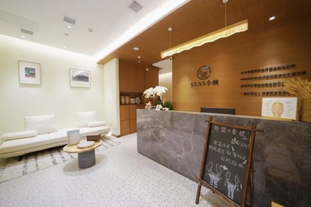 牛年扭蛋机、5折买明星同款、年味美食买一赠一，新春焕新颜