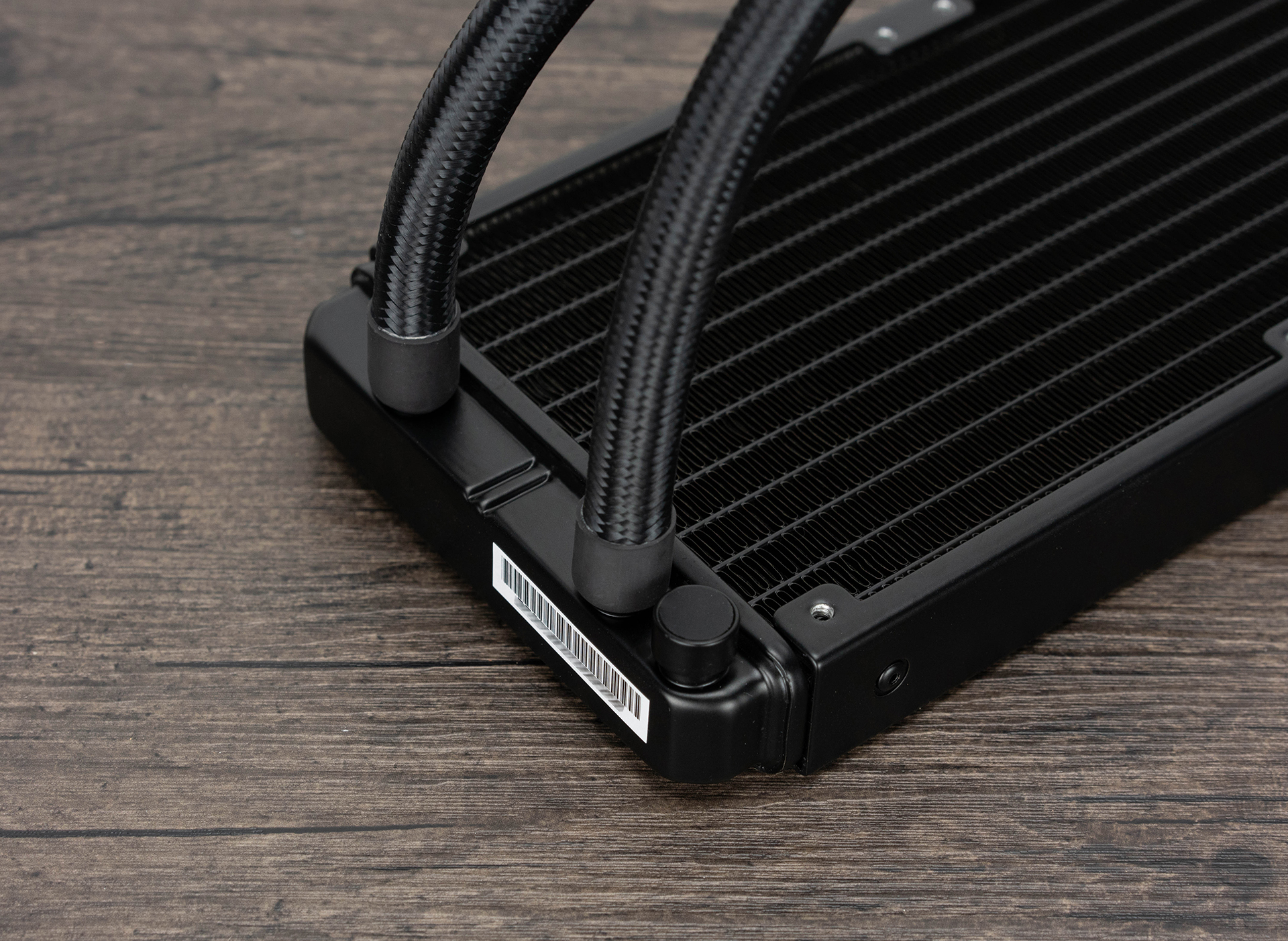 入手十二核旗舰就能爽了？你还缺一个强悍的360水冷