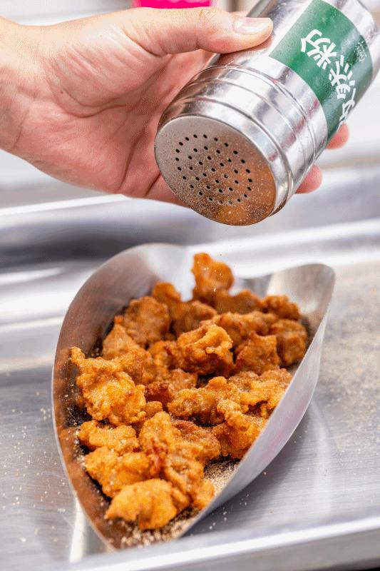 古城这家店很小,但鸡炸得好