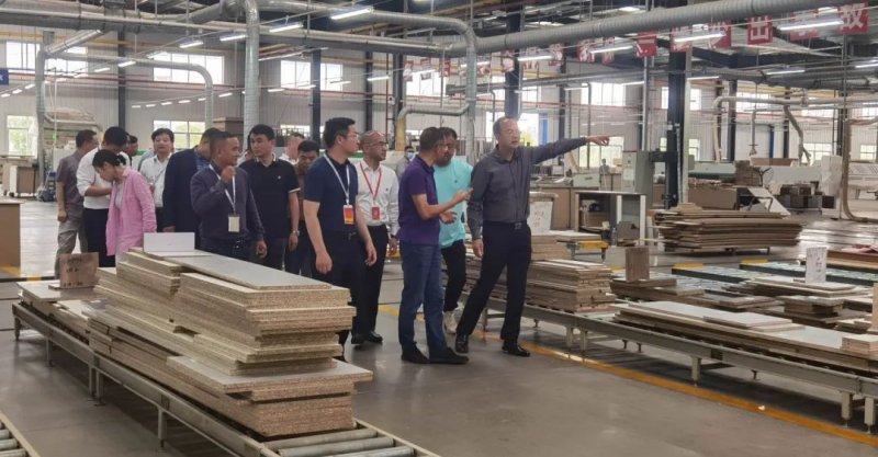 伊仕利衣柜是几线品牌,定做伊仕利衣柜多少钱