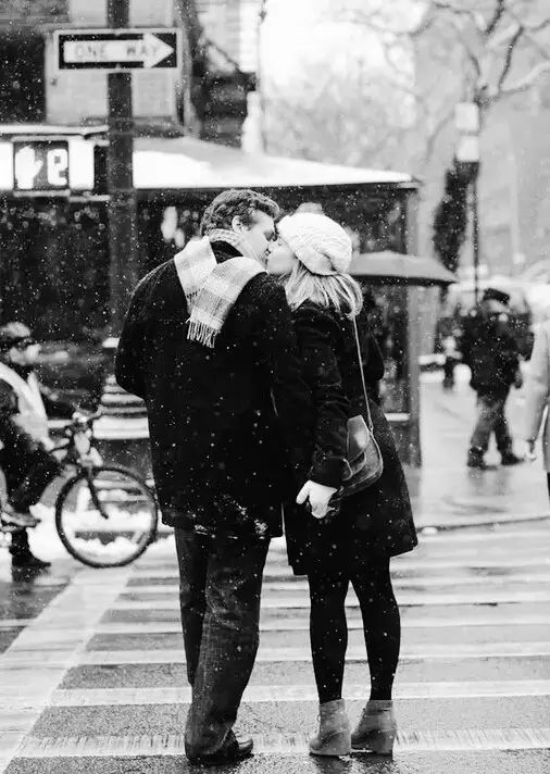 表达相濡以沫的诗句经典,形容夫妻相濡以沫的句子诗句