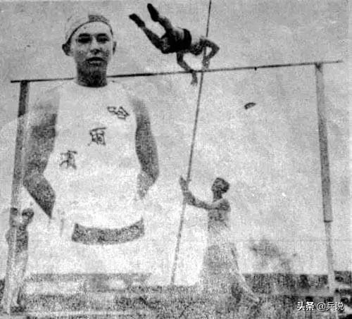 拳击手比赛中倒地猝死,拳击手闯入奥运决赛