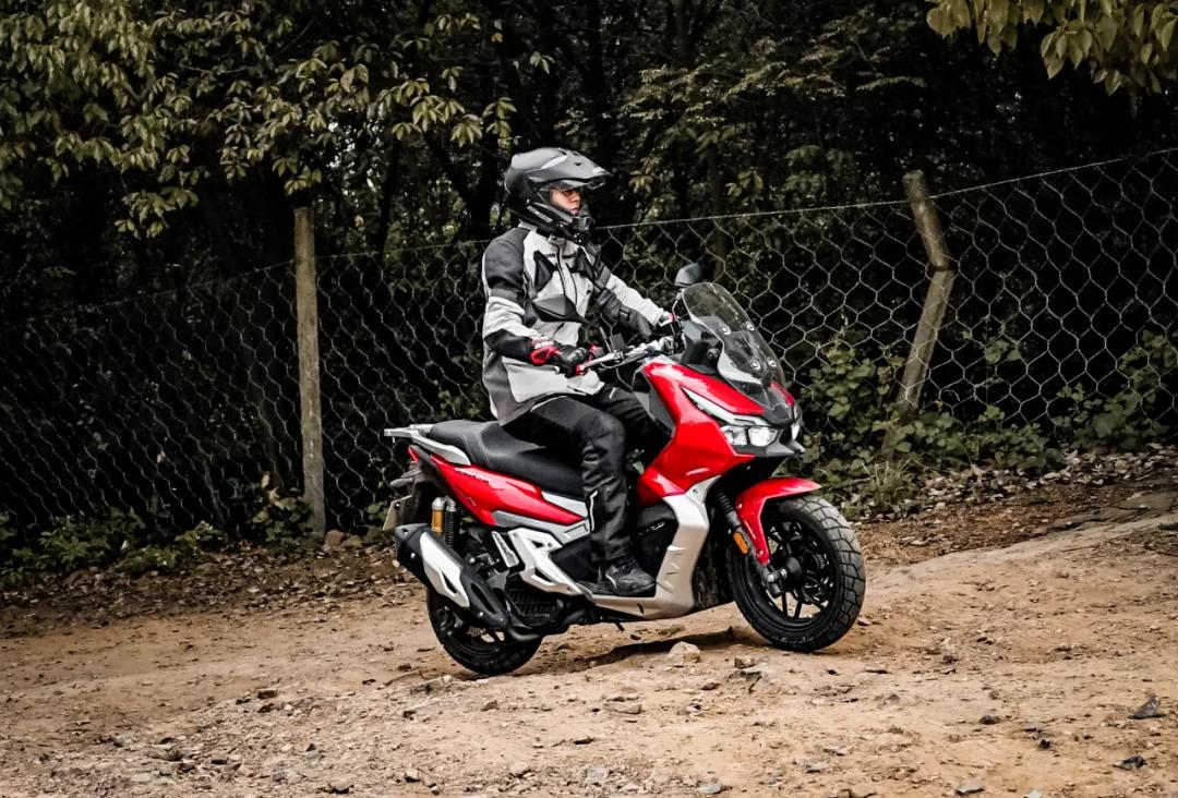 大阳ADV150胖虎试驾：真正的跨界踏板，兼顾城市越野可玩性极高