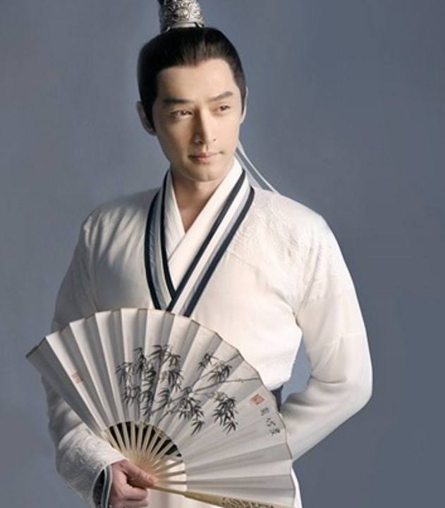 团扇和折扇哪个更有文化,中国折扇纸扇