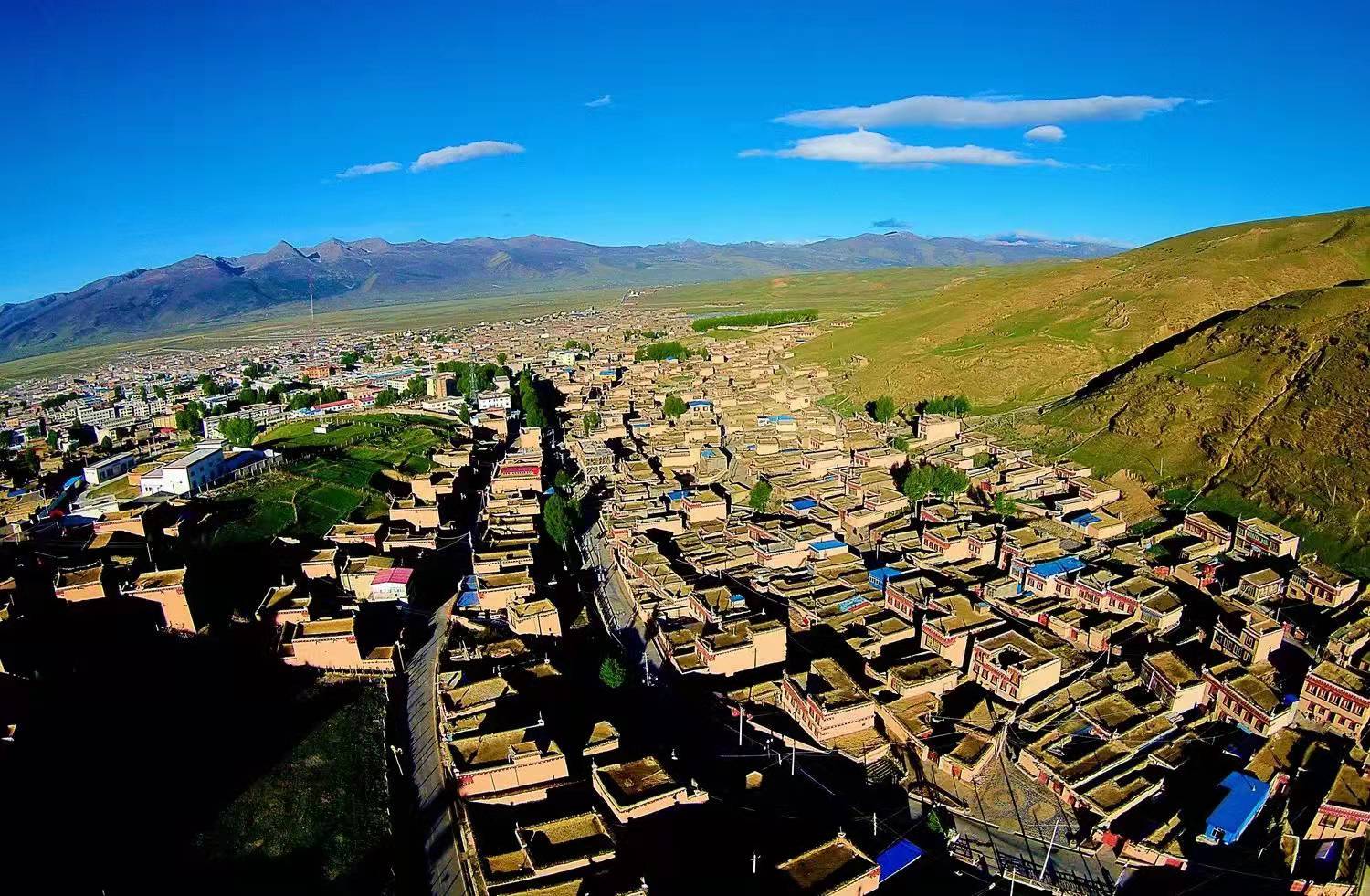 理塘好消息,理塘冬天没有雪