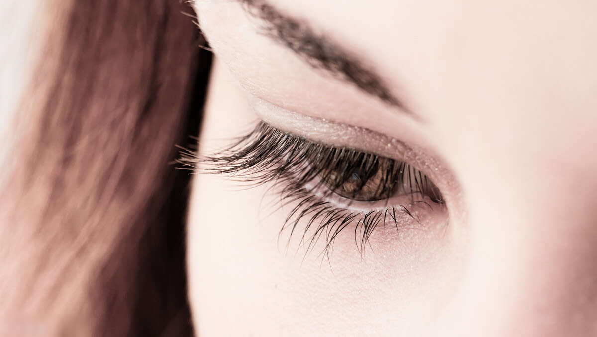 怎么让睫毛又长又翘学生党,怎么让你假睫毛不那么翘