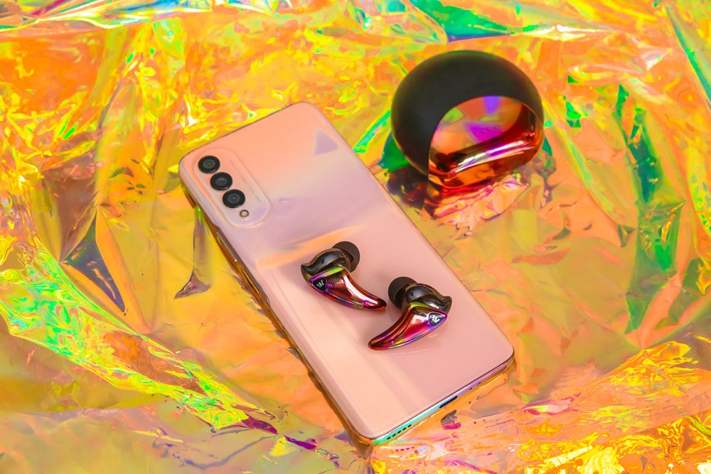 耳机也能入驻潮流圈?ROttKRON乐旷多晶锆宝石耳饰耳机来袭