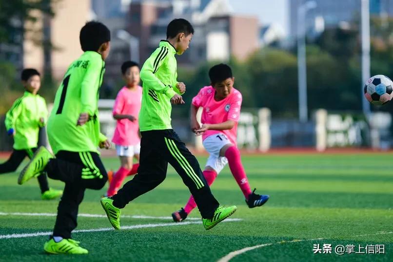 奔跑的少年足球场,信阳市奔跑吧少年篮球比赛