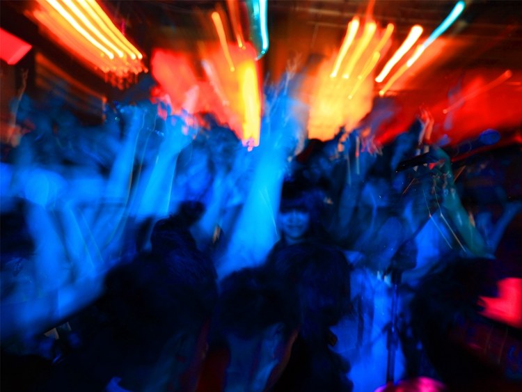 被耳鸣逼疯的90后