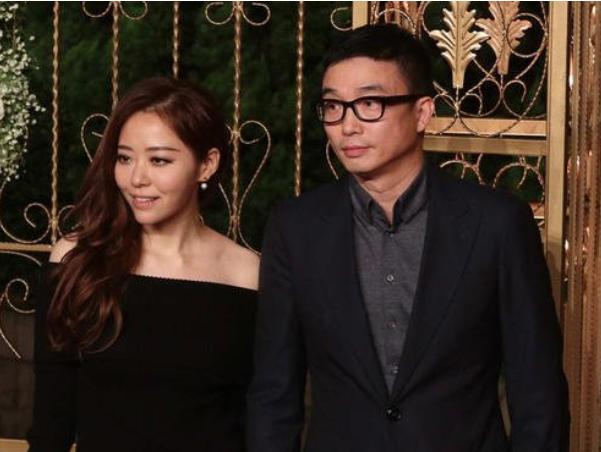 张靓颖和冯轲现状,张靓颖为冯轲付出