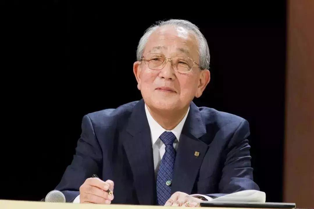 讨厌当下的工作,稻盛和夫想摆脱底层记住四个忠告