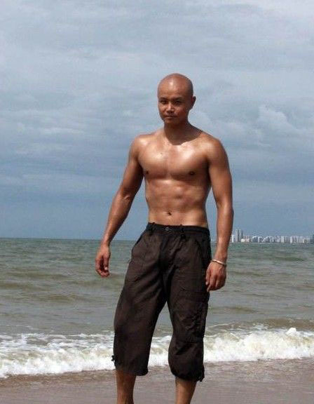 46岁的乐嘉，混成这样该怪谁呢？成于富豪妻子败于自己