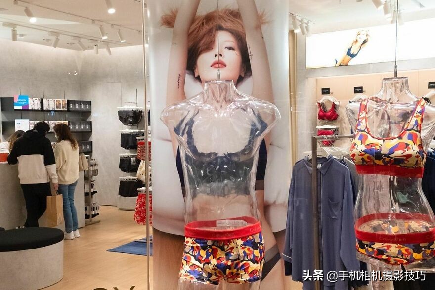 他被称为香港街拍之王：每一张照片都难以复制，诀窍在哪？