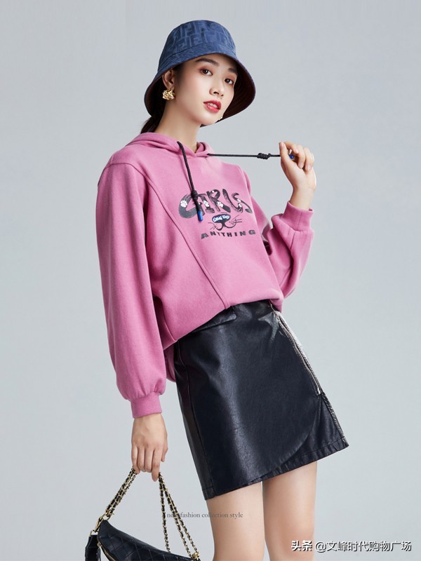 秋冬裙子怎么搭配才能好看,秋冬穿怎么样的裙子显得知性