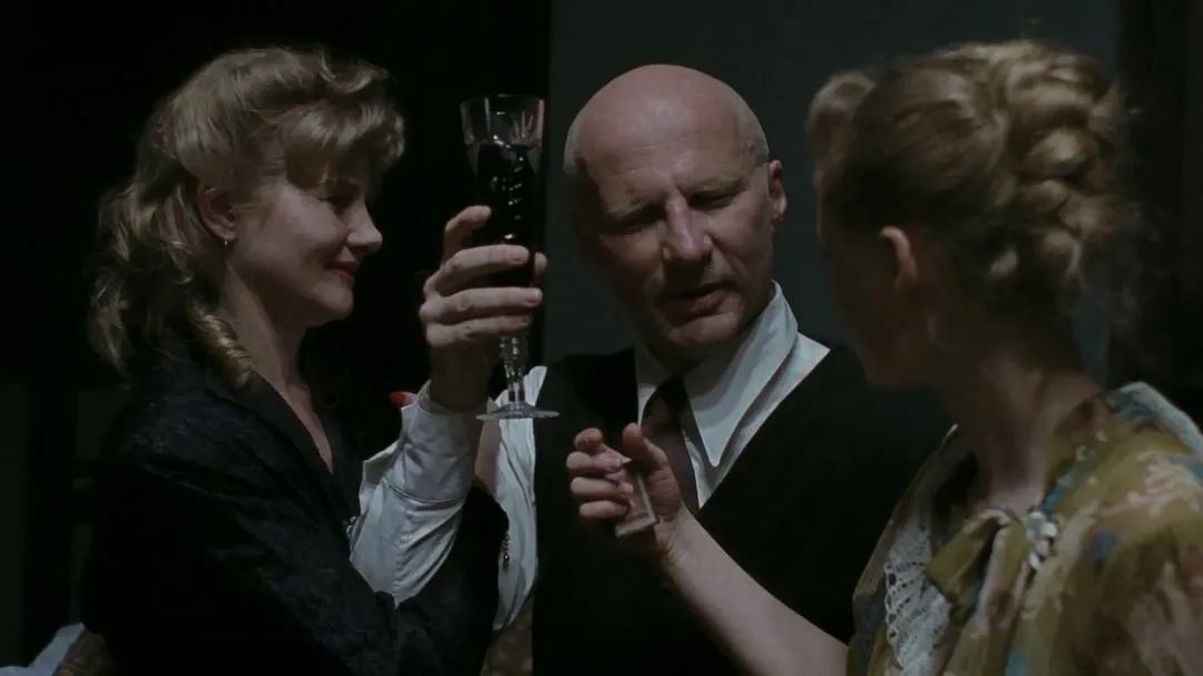 400人被关“苏联”生活3年，DAU电影项目有多可怕？