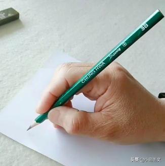 一年级小朋友写字用力过度,一年级学生写字太用力怎么办