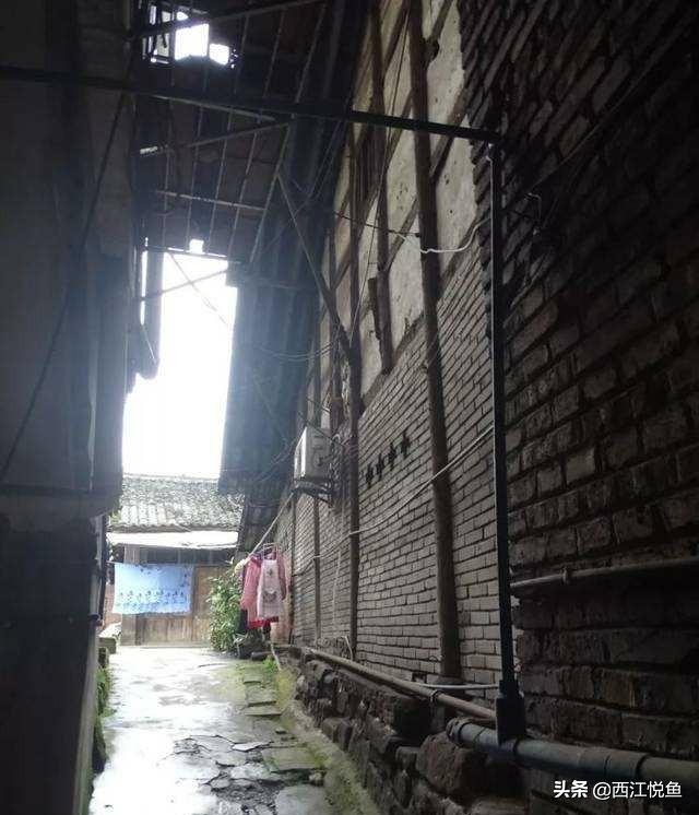 原汁原味“袖珍古镇”，人称“河边一只船”，山水清幽“小漓江”