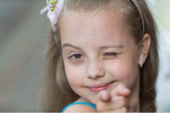 警惕高度近视眼要当心视网膜脱离,眼睛总是干涩记得警惕干眼症