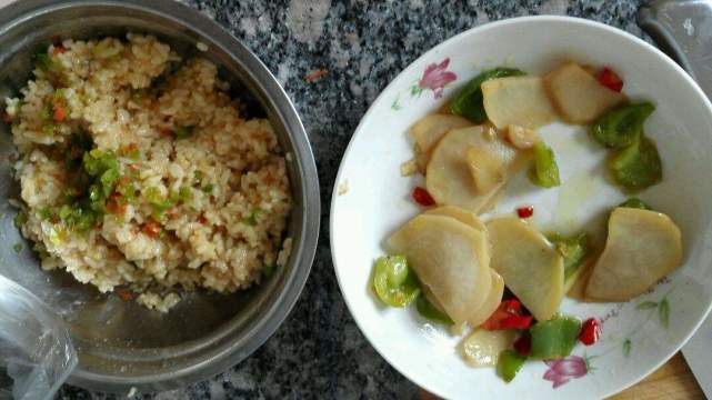 哪四种食物过期了不能吃,过保的食物能吃吗