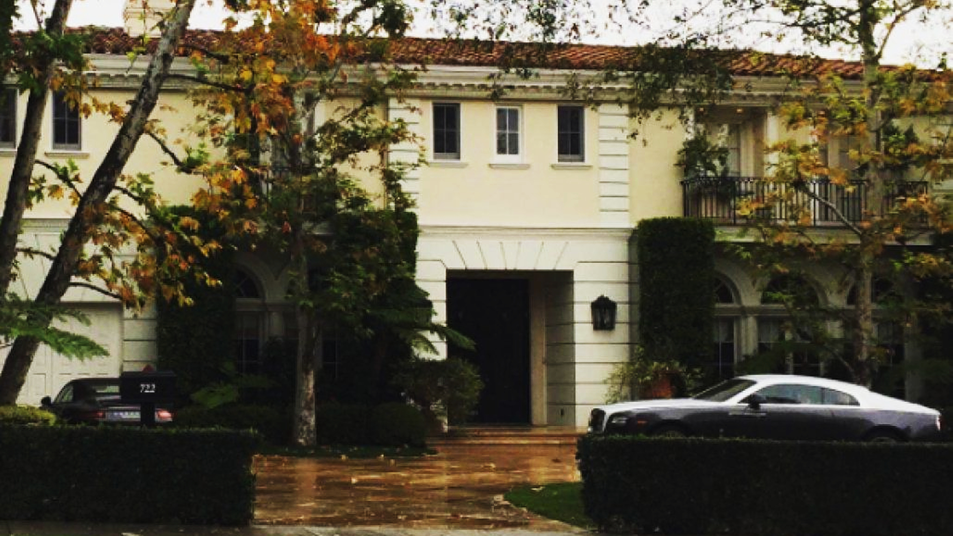 1989年,美国富豪家中睡觉被杀,警察全力侦破,凶手竟是他的儿子