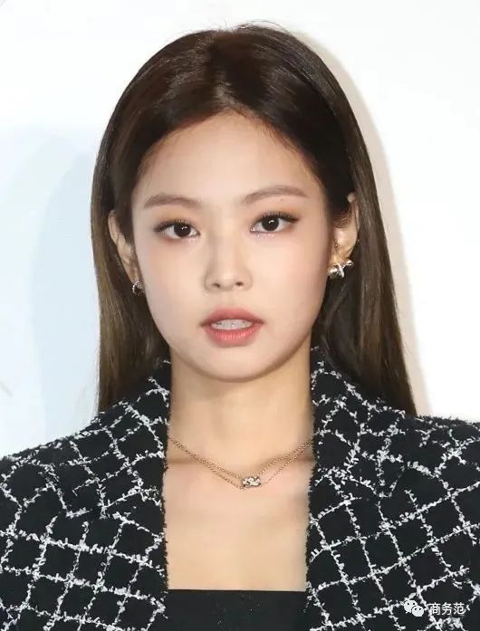 权志龙和jennie约会穿什么鞋,权志龙与jennie的穿搭