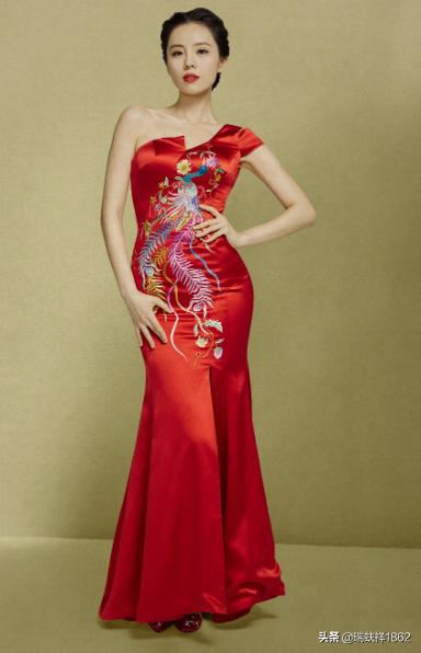 旗袍的发型搭配鱼骨辫,搭配儿童旗袍的发型