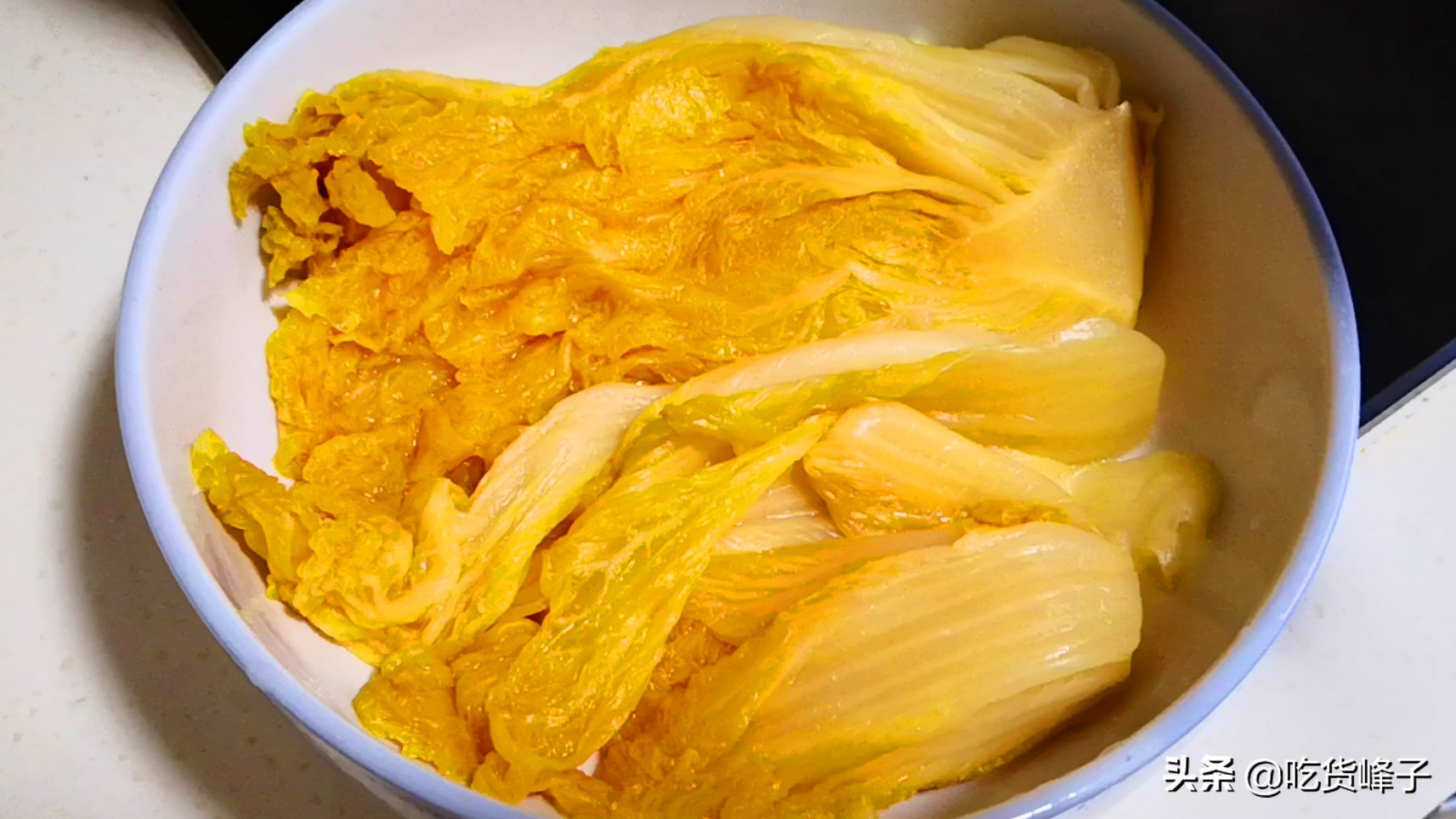 酸菜饺子做法怎么调馅好吃,酸菜馅饺子只放酸菜怎么调