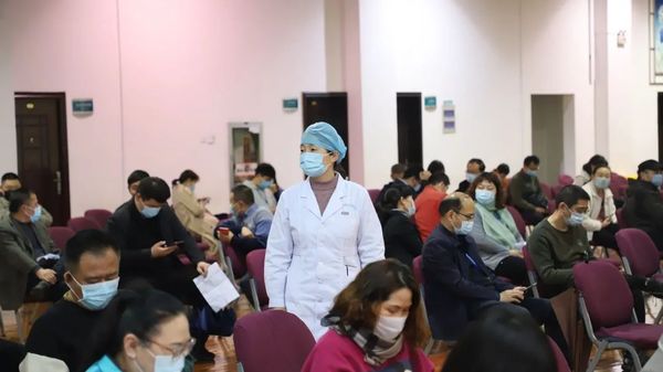 徐州市矿山医院“新冠疫苗接种队”助力高校师生疫苗接种工作