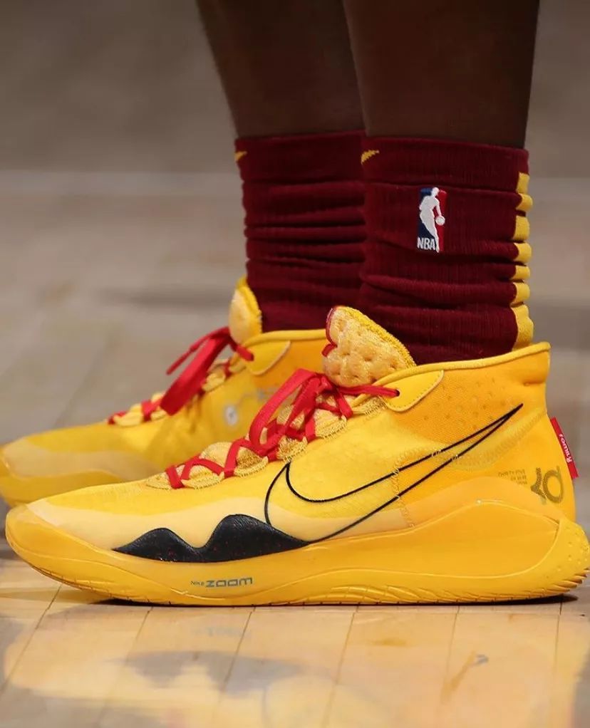 NBA球员上脚：海沃德穿安踏签名鞋，拉塞尔的李宁球鞋很帅