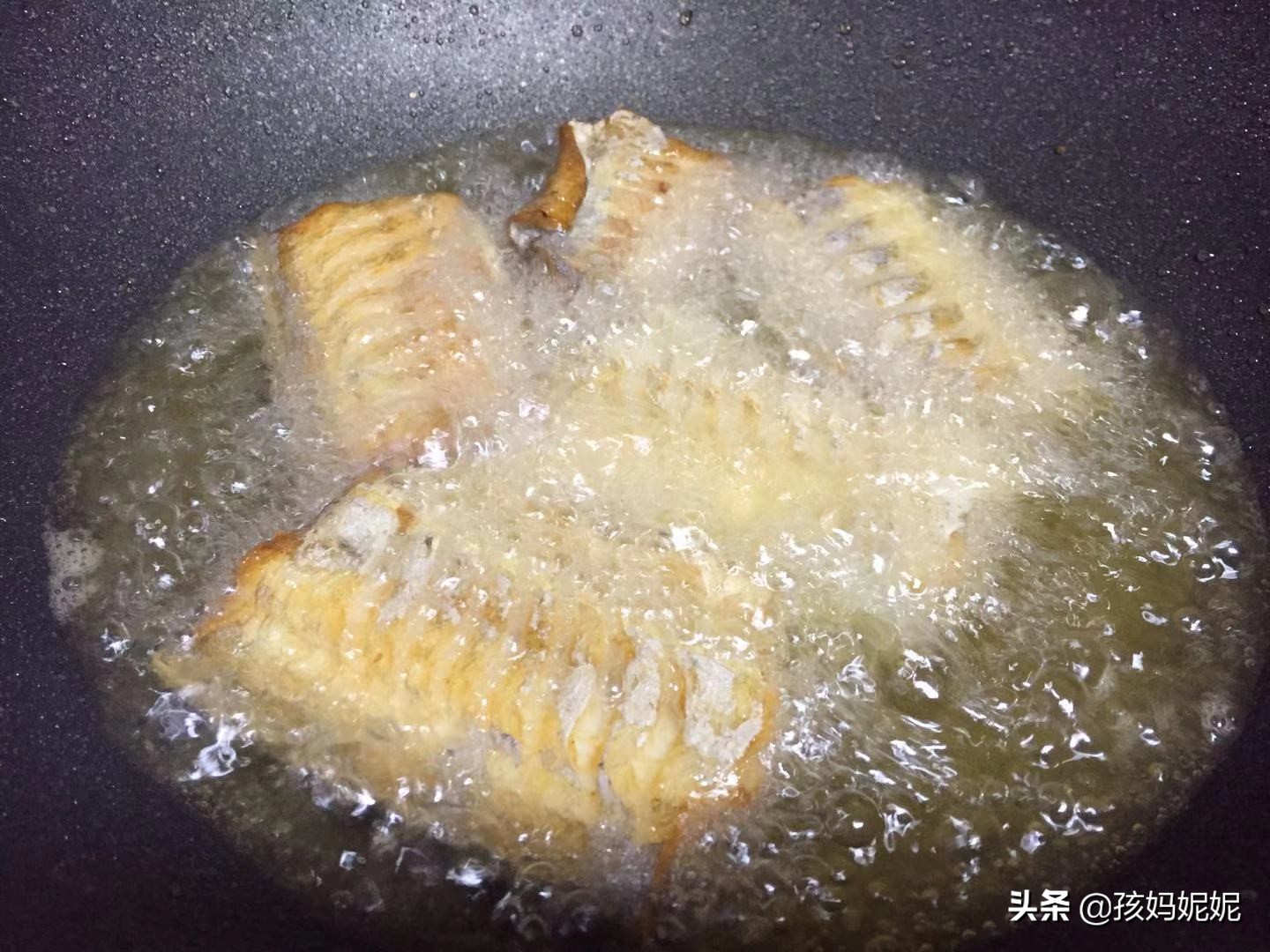 剩下的鱼泡汤炖什么好吃,家常炖鱼酸甜辣口味