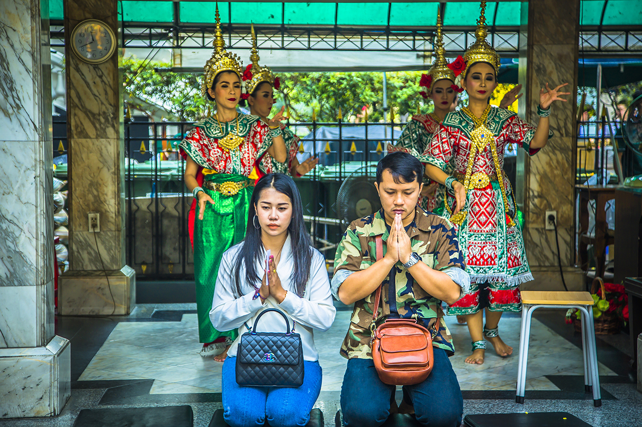 泰国处处都有四面佛，只有曼谷这个最灵验，因有求必应而享誉国际