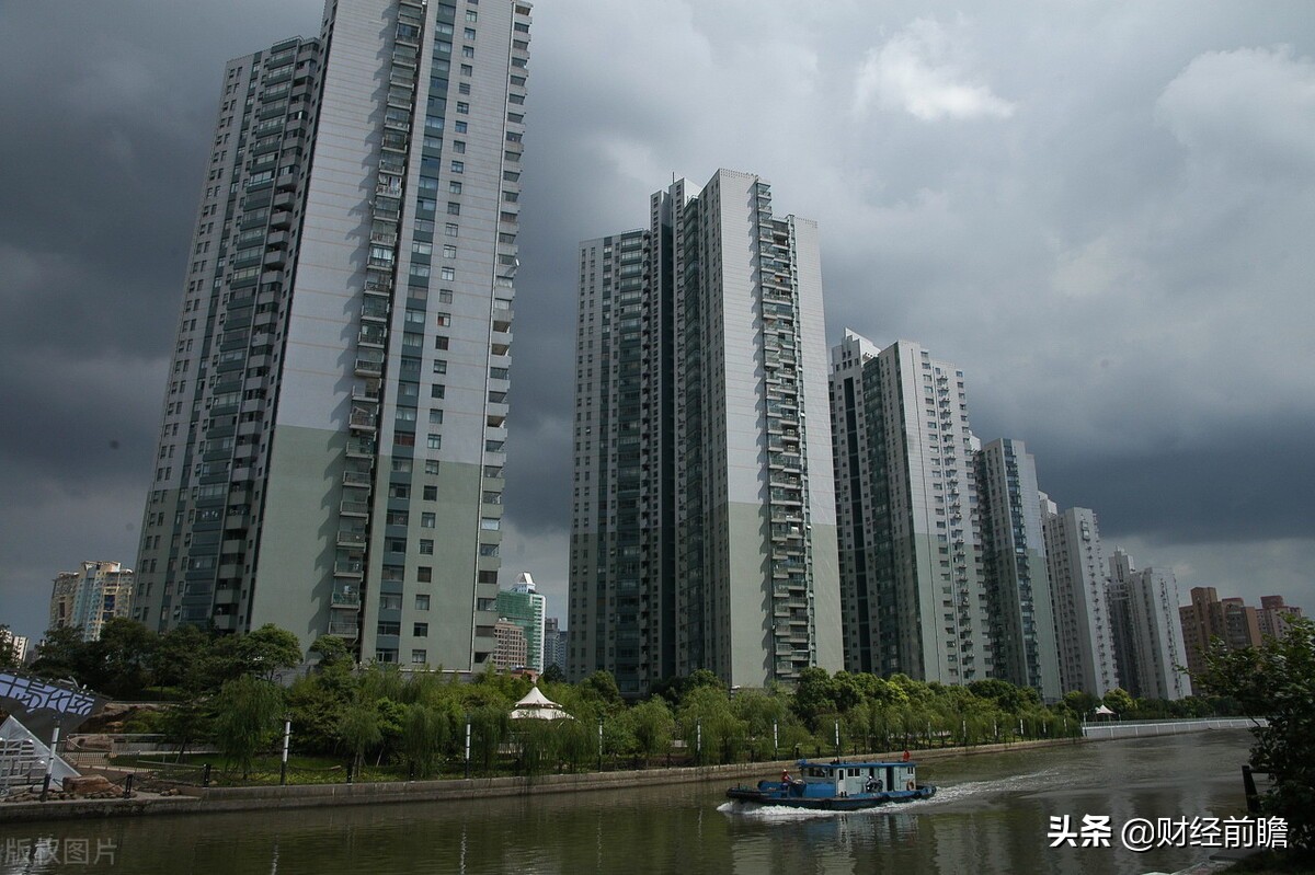 中国楼市过剩过度建房的后果,国家如何看待买不起房子