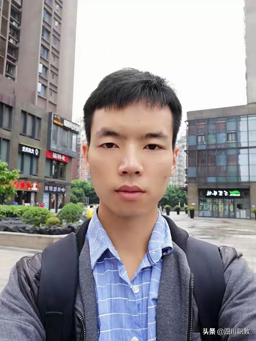 国家骨干邮电通信界翘楚,迎面走来的是四川邮电职院代表队