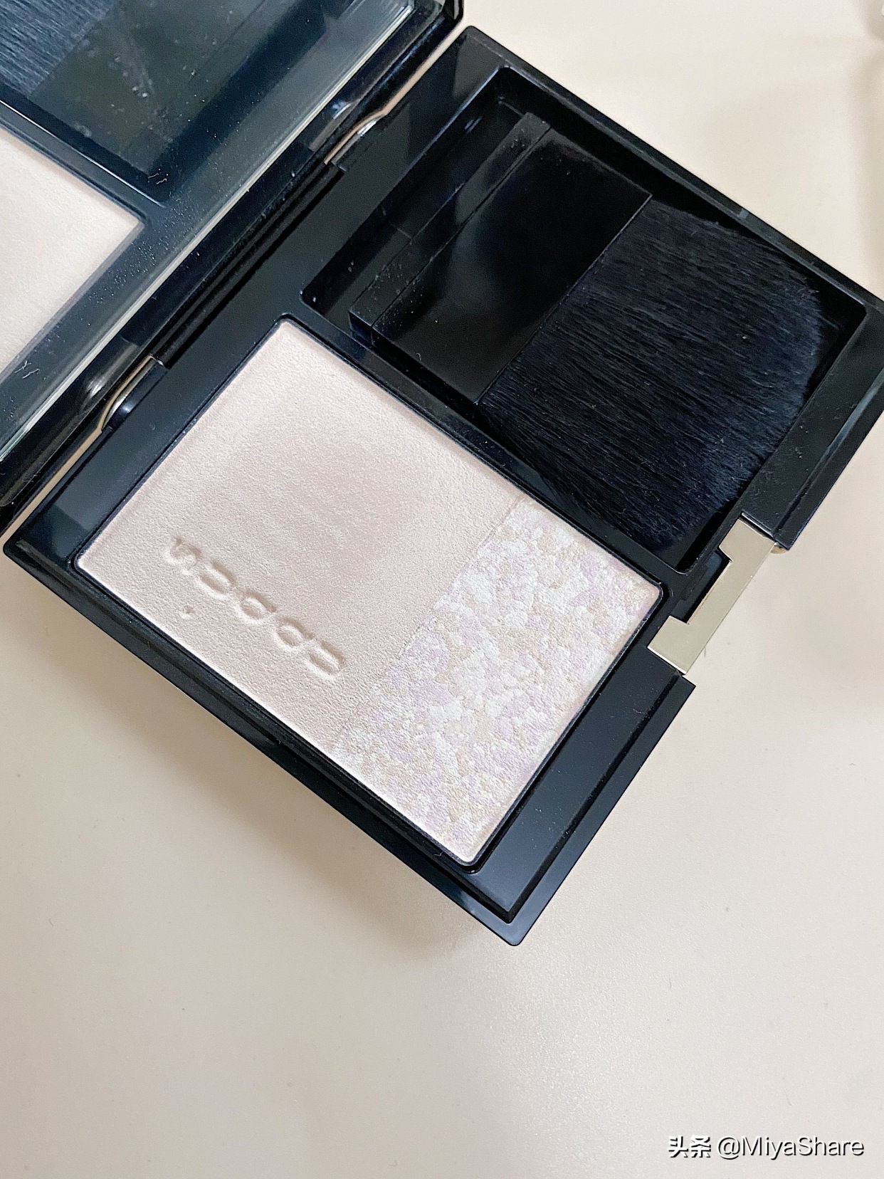 用什么定妆产品比较自然,如何选择适合自己肤质的定妆好物