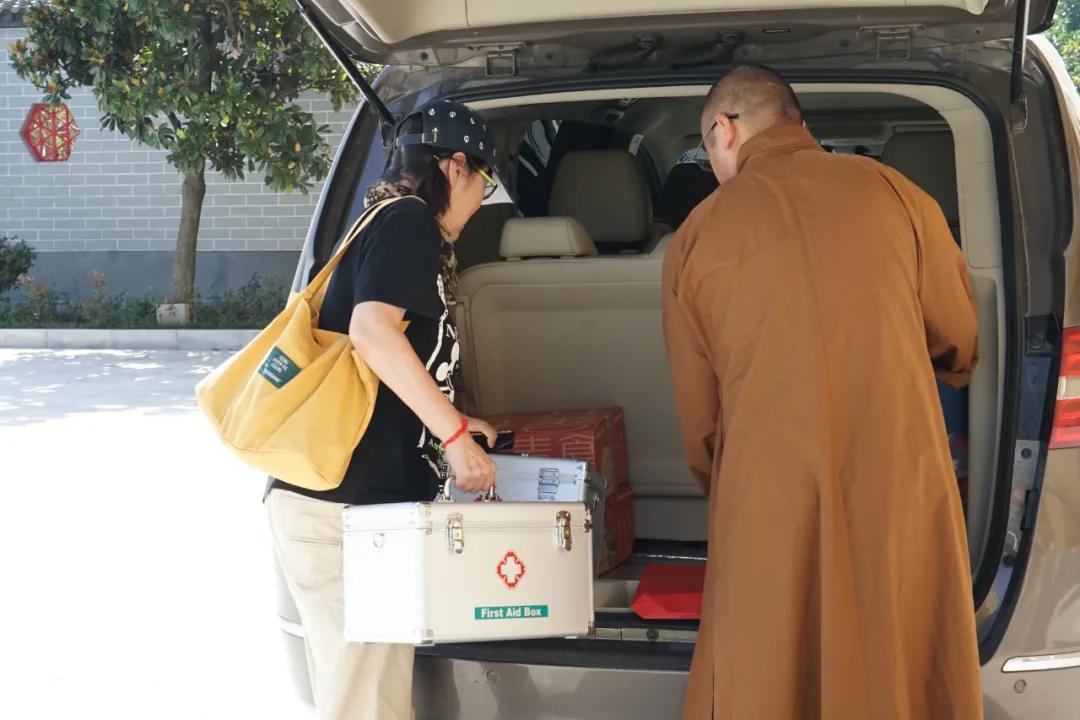 师父愿您一切安好,师父祝贺一切安好