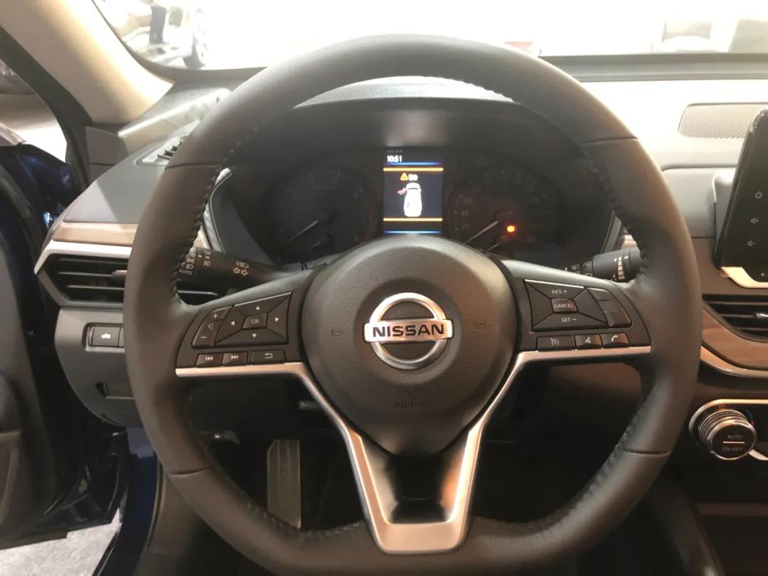 丰田凯美瑞本田雅阁日产天籁2.0t,天籁销量为什么不如雅阁和凯美瑞