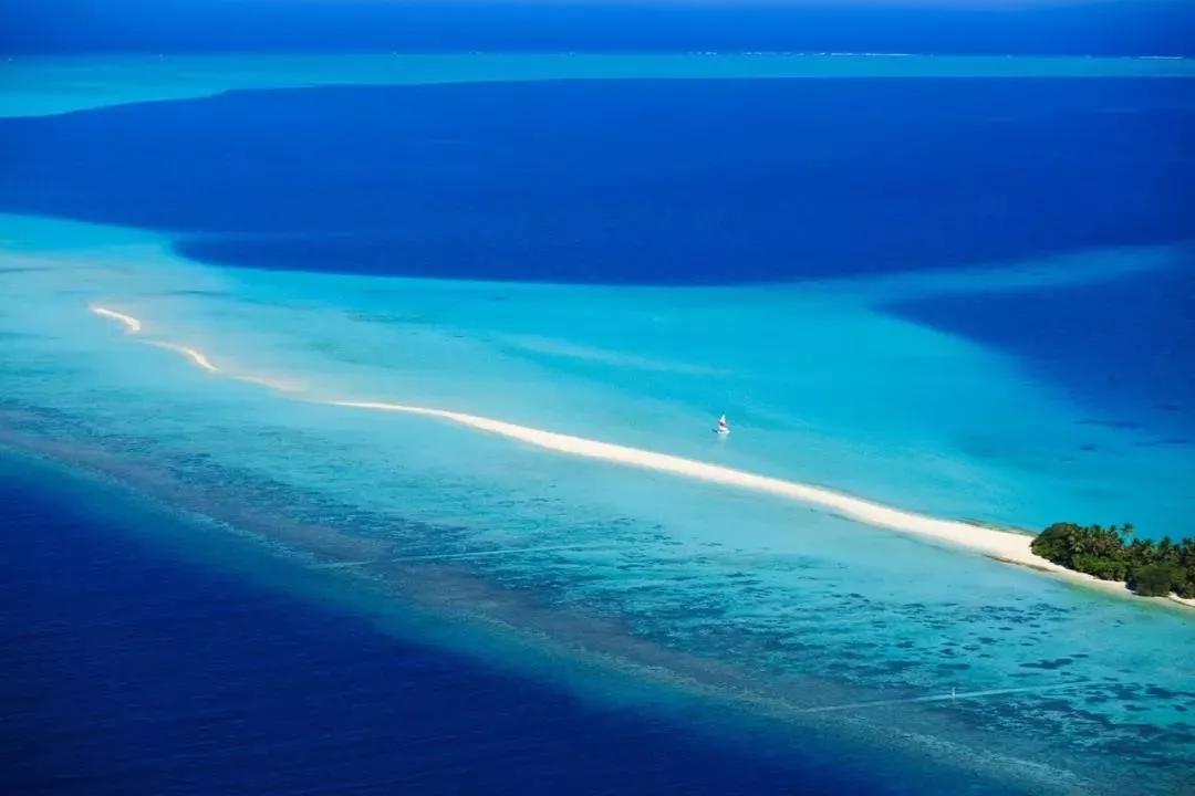 马尔代夫七星选岛全攻略,马尔代夫沙滩别墅出海游泳