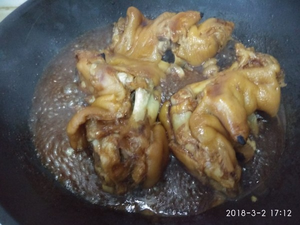 炖猪蹄时做到三不放,炖猪蹄要切不