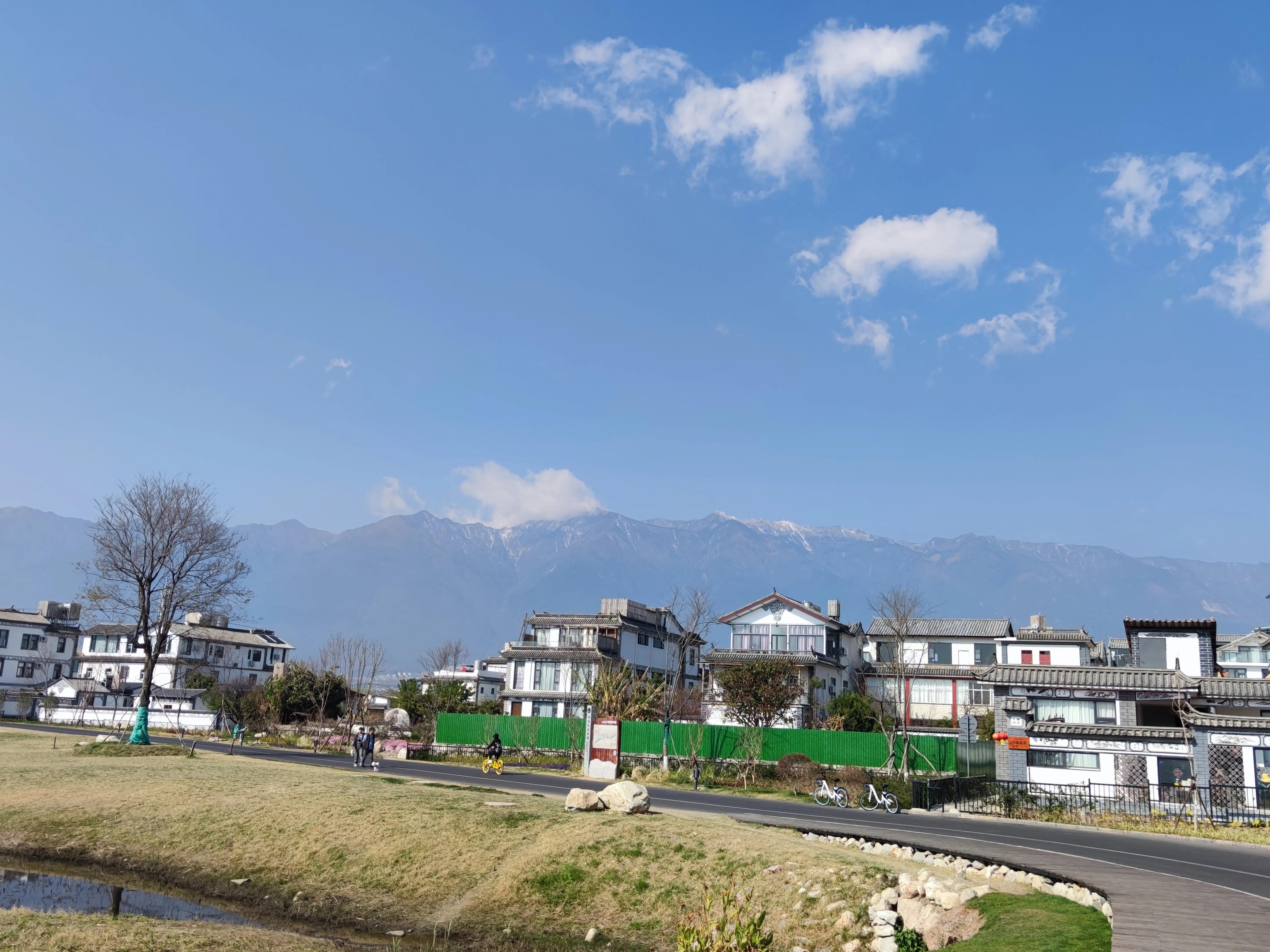 云南大理洱海龙龛古渡码头,云南洱海龙龛码头人多视频