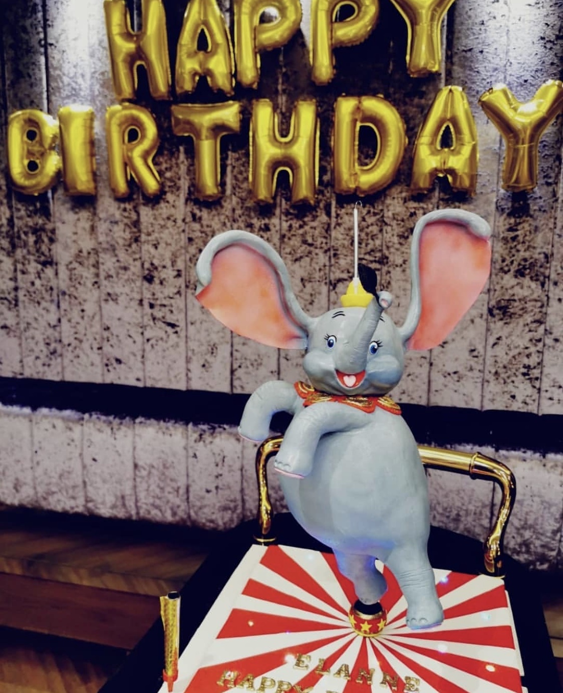 萧润邦为江若琳庆32岁生日亲手设计手表，逆市中新店开张喜事不断